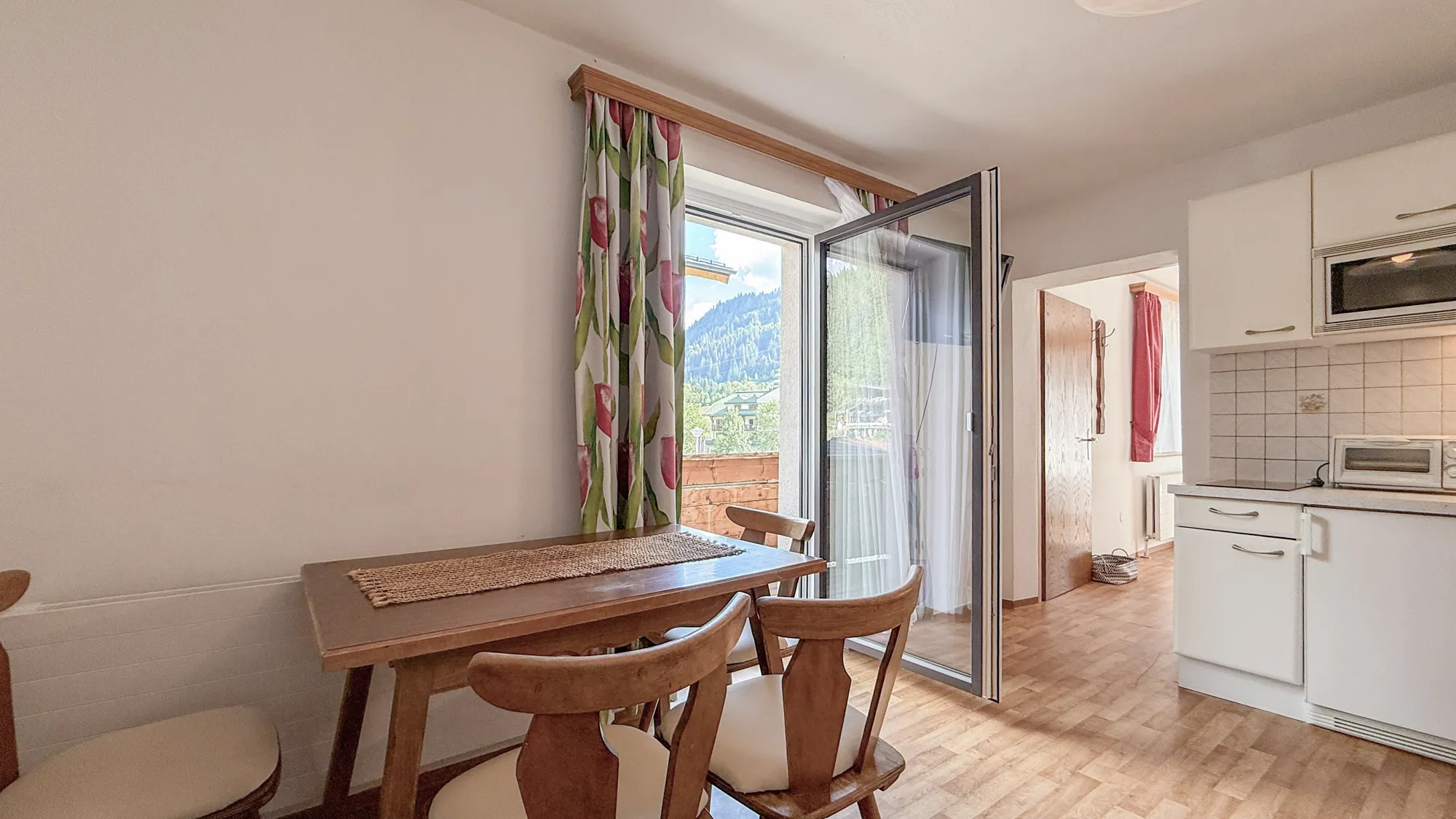 Wohnung-Kleinarl-Berge-Ski-Wandern-Ausblick-Urlaub (1)